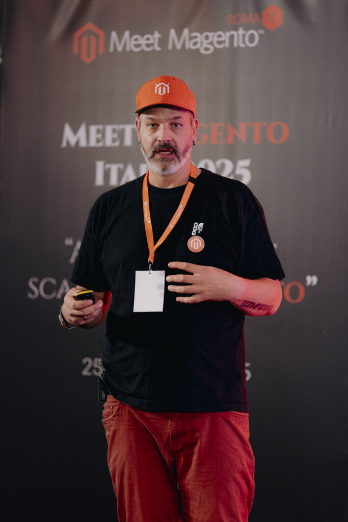 le immagini riguardanonMathias Schreiber che parla al Meet Magento Italy 2025